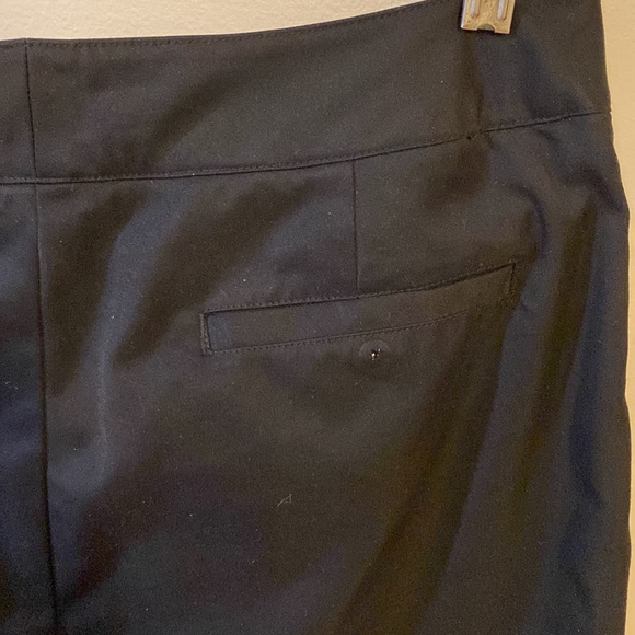 Bette & Court Golf Capris Sz 10 Black - Picture 5 of 7